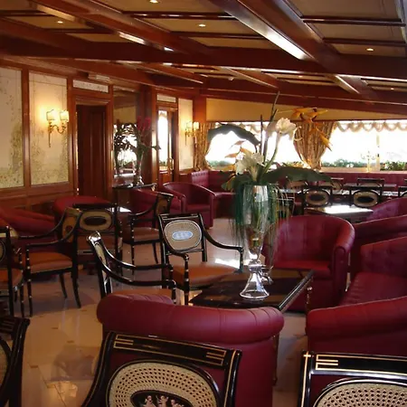 Champagne Palace מלון 4*