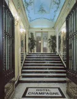 Champagne Palace מלון 4*