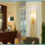 מלון Champagne Palace
