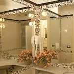 מלון Champagne Palace 4*