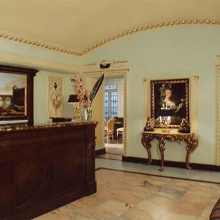 Champagne Palace 4* روما