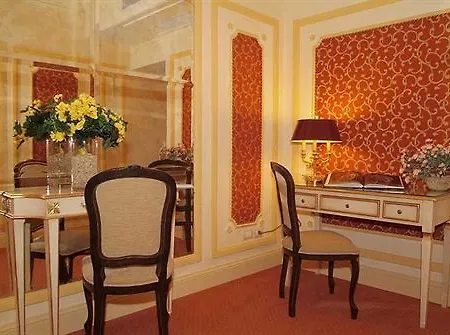Champagne Palace روما