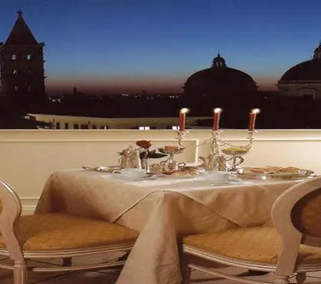 فندق Champagne Palace 4*