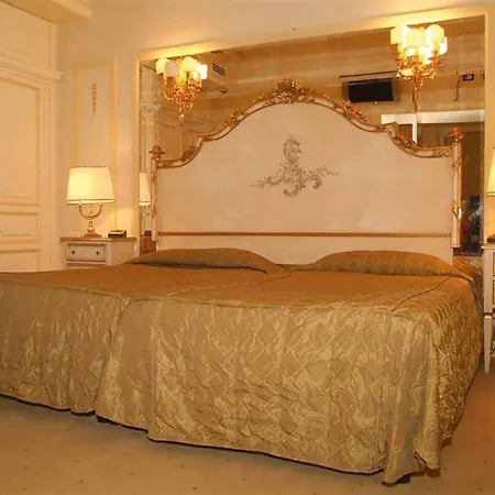Hotel Champagne Palace Řím