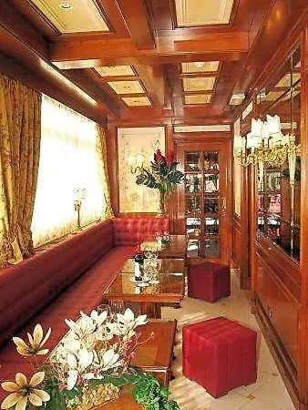 Champagne Palace Hotel 4*