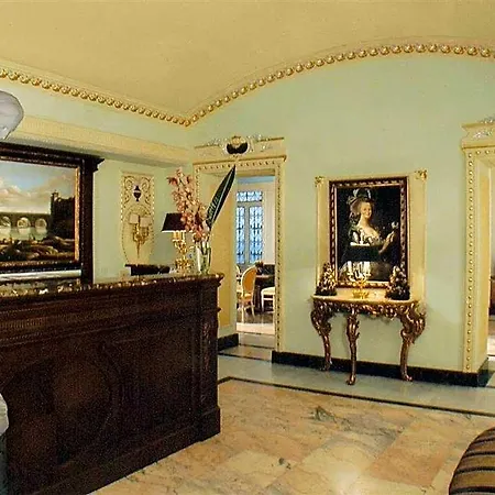 Hotel Champagne Palace 4*