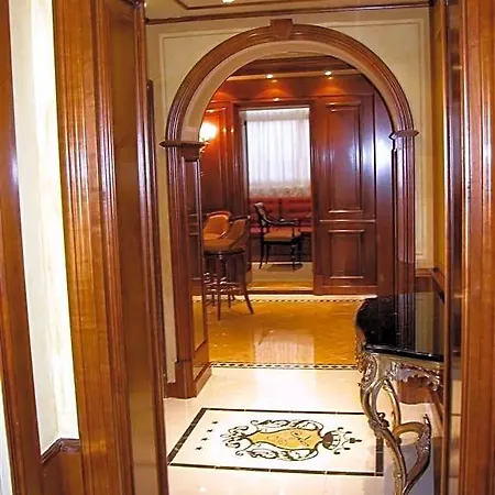 Hotel Champagne Palace