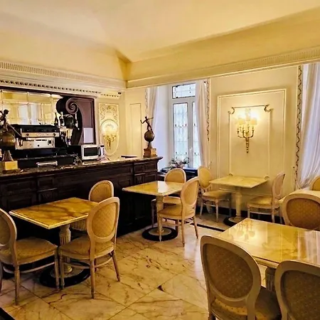 Champagne Palace 4*