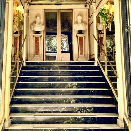 Hotel Champagne Palace 4*