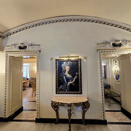 Champagne Palace 4*