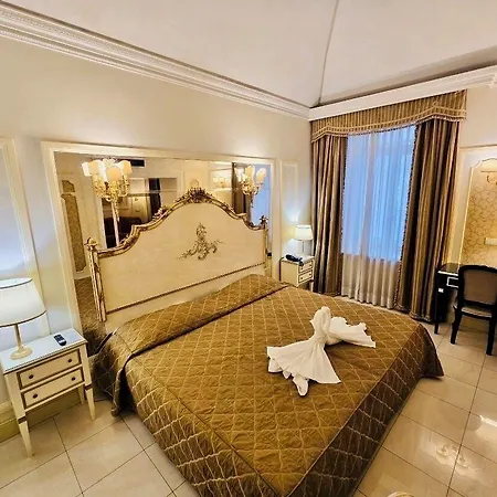 Champagne Palace 4*