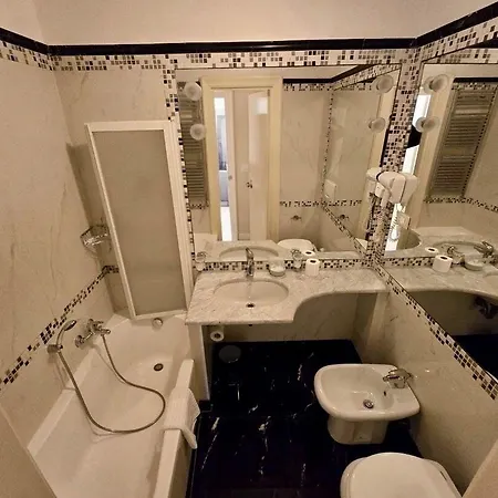Champagne Palace 4*