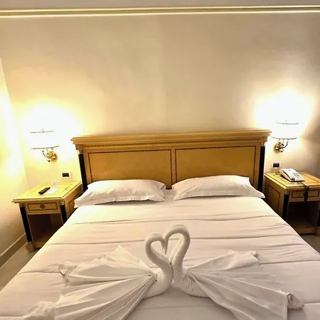Champagne Palace 4*