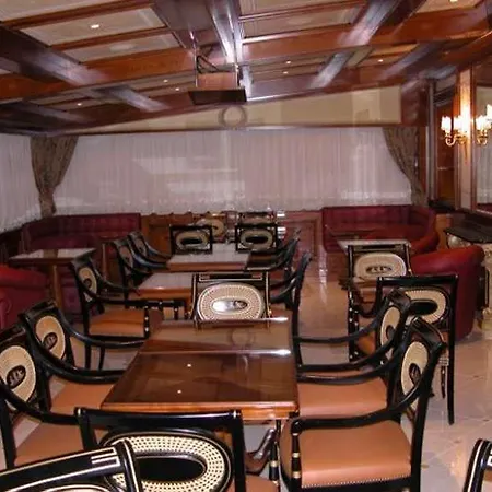 Champagne Palace Hotel 4*