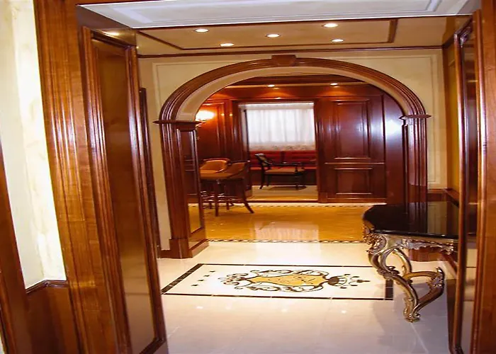 Champagne Palace 4* Rome