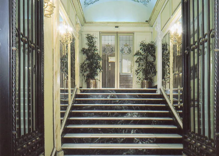 Champagne Palace Hotel