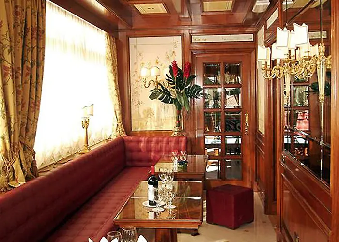 Champagne Palace Rome