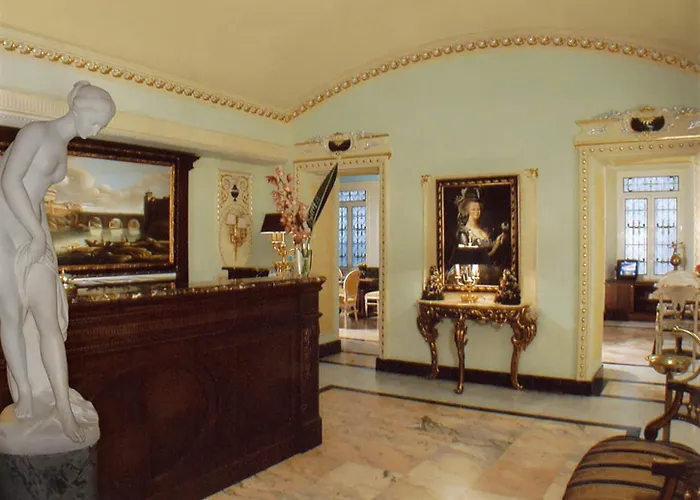 Hotel Champagne Palace 4*