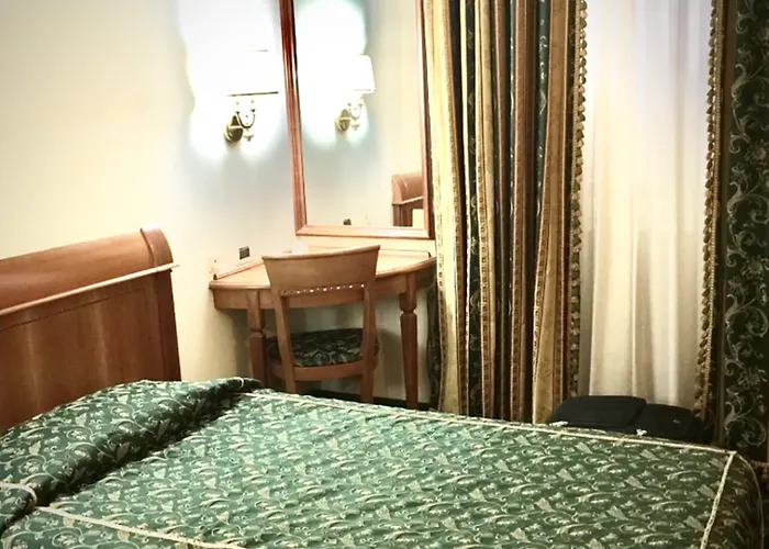 Champagne Palace 4* Rome