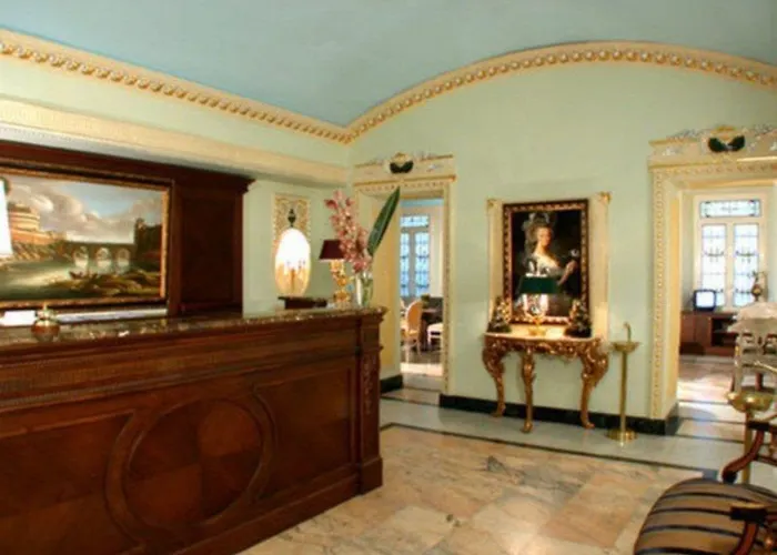 Champagne Palace Rome