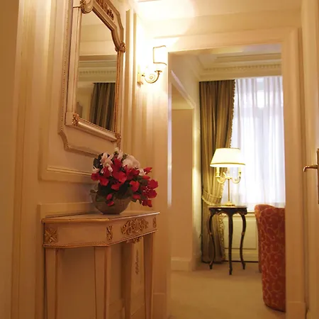 Champagne Palace Hotell Rom